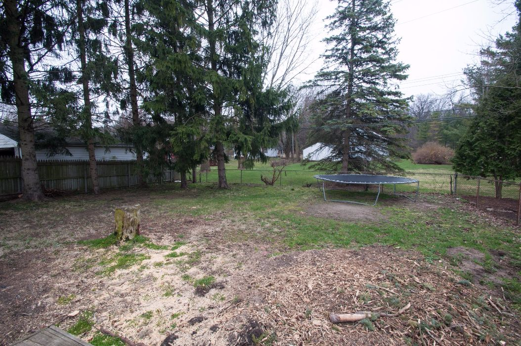 39647 John Dr, Canton Twp, MI 48187